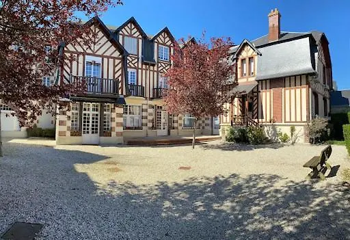 Elegant Au Coeur De Кабур