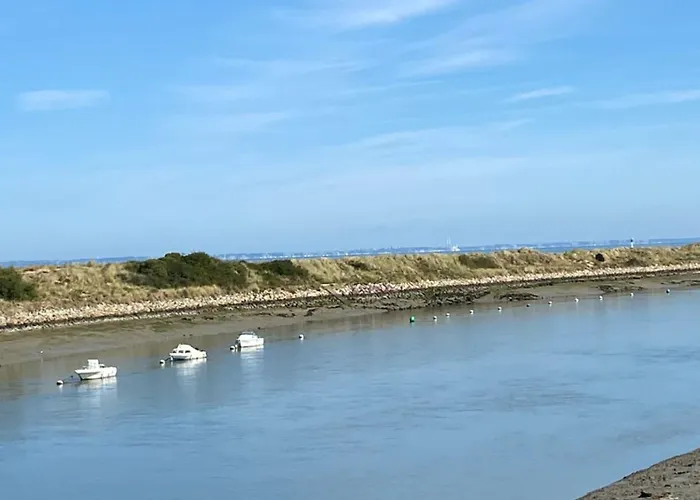 Elegant Au Coeur De Кабур