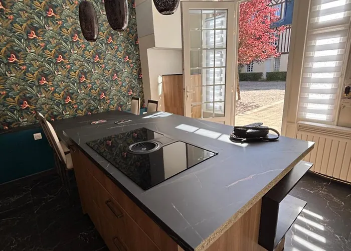 Elegant Au Coeur De *